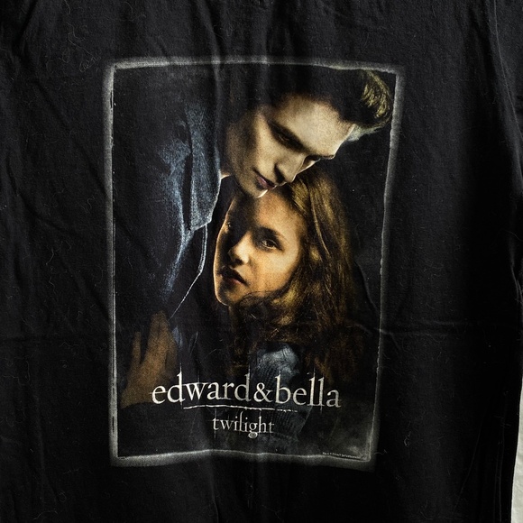 Collectible Twilight Edward & Bella Tee Size: Large - Picture 3 of 7
